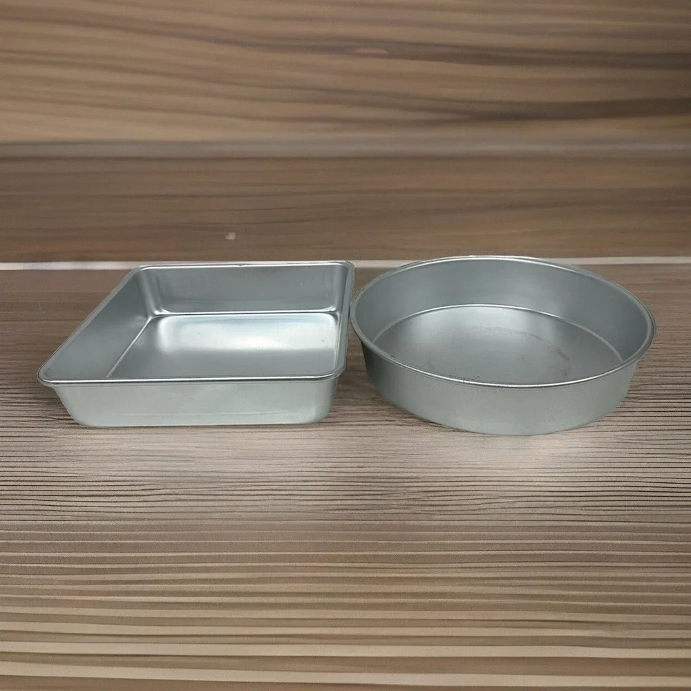 Wilton Aluminum Cake Pan Set 8in Square and 9in Round 2in Deep Silver Bakeware